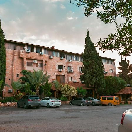 Al Joude Hotel 이르빗 외부 사진
