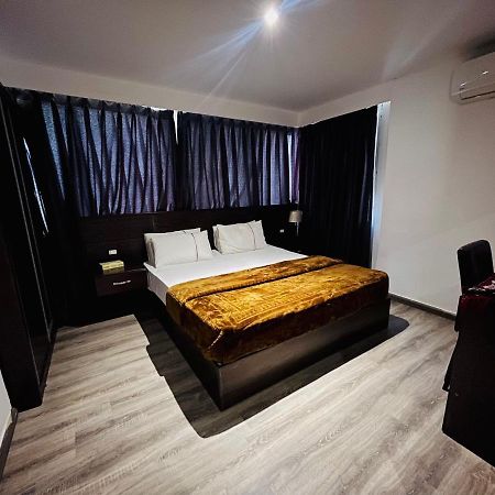 Al Joude Hotel 이르빗 외부 사진