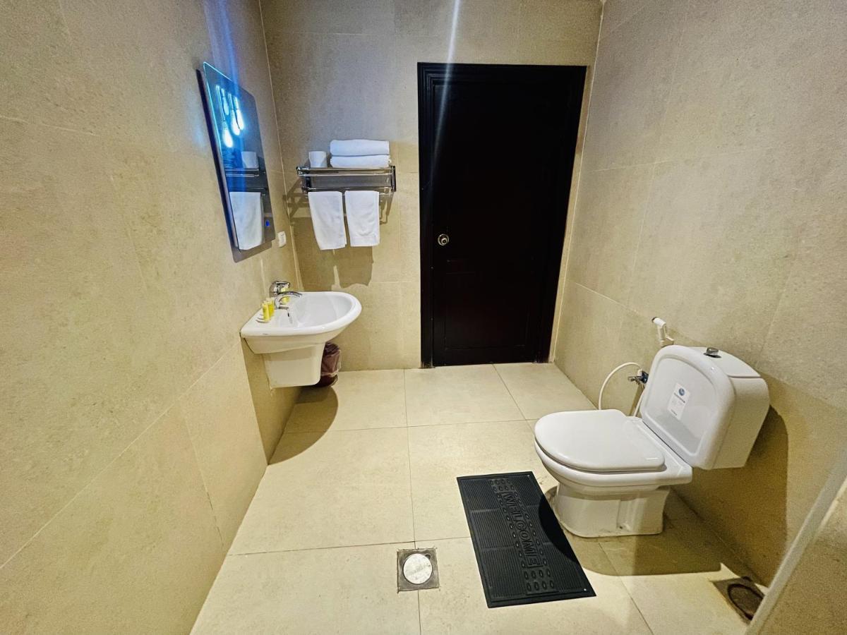 Al Joude Hotel 이르빗 외부 사진