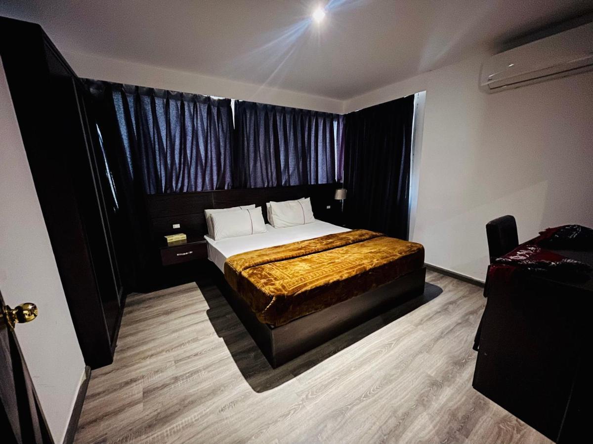 Al Joude Hotel 이르빗 외부 사진