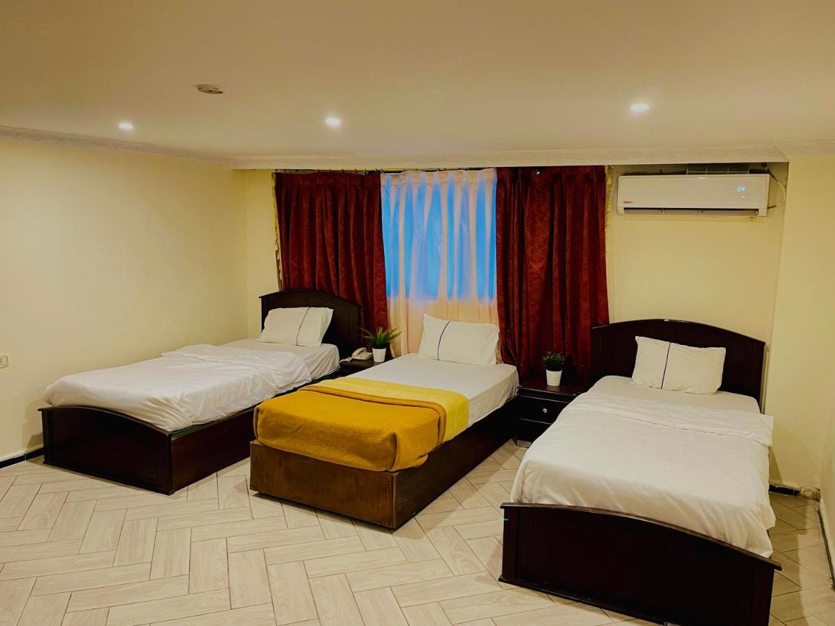 Al Joude Hotel 이르빗 외부 사진